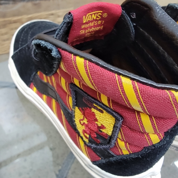 Vans HARRY POTTER Kids 12 Sneaker Sk8-Hi GRYFFINDOR Toecap PADDED Wizard Sneaker - Picture 5 of 5